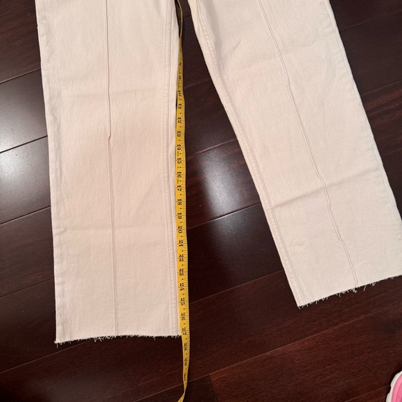 Abercrombie & Fitch Cream Wide Leg Curve Love Jeans, Size 4 (27). - Picture 4 of 9
